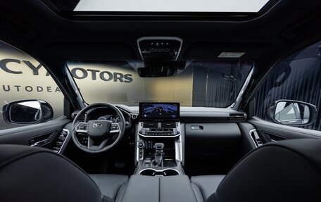 Toyota Land Cruiser, 2026 год, 14 800 000 рублей, 22 фотография