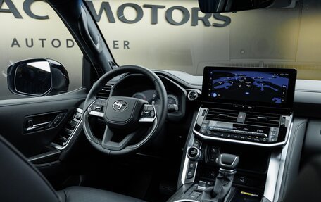 Toyota Land Cruiser, 2026 год, 14 800 000 рублей, 23 фотография