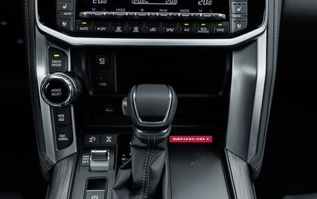 Toyota Land Cruiser, 2026 год, 14 800 000 рублей, 28 фотография