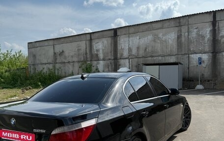 BMW 5 серия, 2005 год, 900 000 рублей, 6 фотография