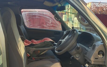 Nissan Caravan IV, 2002 год, 280 000 рублей, 4 фотография
