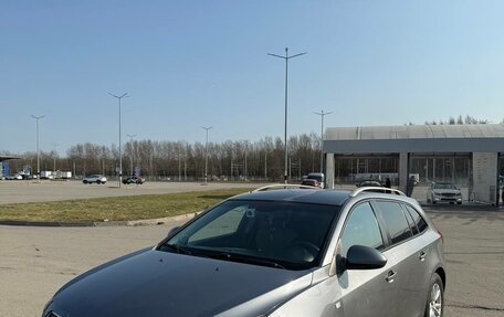 Chevrolet Cruze II, 2013 год, 610 000 рублей, 3 фотография