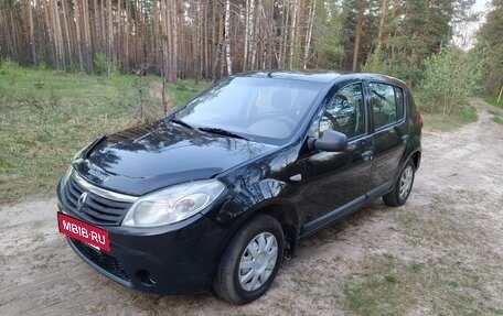 Renault Sandero I, 2013 год, 415 000 рублей, 2 фотография