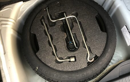 Toyota Ractis I, 2009 год, 950 000 рублей, 18 фотография