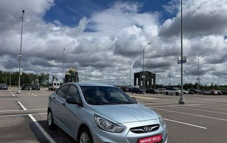 Hyundai Solaris II рестайлинг, 2011 год, 950 000 рублей, 1 фотография