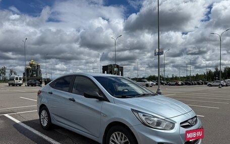 Hyundai Solaris II рестайлинг, 2011 год, 950 000 рублей, 15 фотография