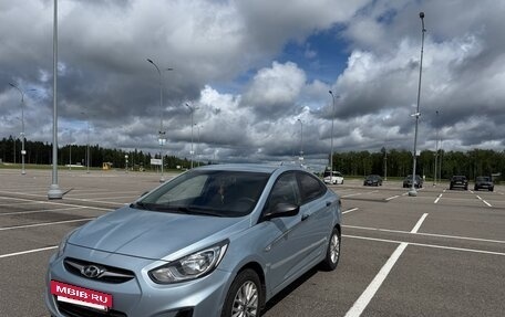 Hyundai Solaris II рестайлинг, 2011 год, 950 000 рублей, 13 фотография