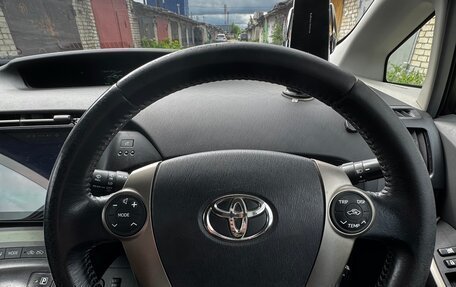 Toyota Prius, 2011 год, 1 150 000 рублей, 2 фотография