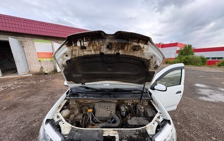 Renault Logan II, 2019 год, 430 000 рублей, 5 фотография