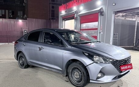 Hyundai Solaris II рестайлинг, 2020 год, 1 300 000 рублей, 8 фотография