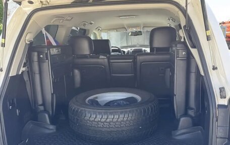 Toyota Land Cruiser 200, 2012 год, 3 800 000 рублей, 6 фотография