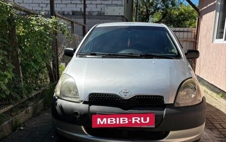 Toyota Yaris I рестайлинг, 2002 год, 420 000 рублей, 2 фотография