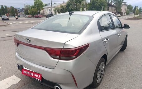 KIA Rio IV, 2021 год, 990 000 рублей, 3 фотография