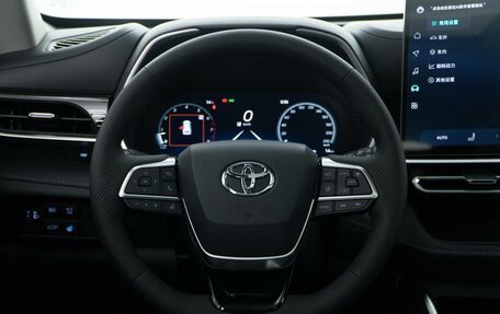 Toyota Highlander, 2026 год, 5 498 888 рублей, 17 фотография