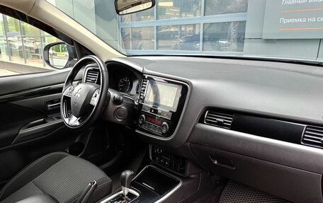 Mitsubishi Outlander III рестайлинг 3, 2019 год, 2 189 000 рублей, 8 фотография