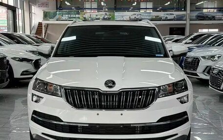 Skoda Karoq I, 2022 год, 2 430 000 рублей, 2 фотография
