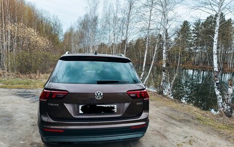 Volkswagen Tiguan II, 2018 год, 2 500 000 рублей, 4 фотография