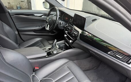 BMW 5 серия, 2019 год, 2 700 000 рублей, 3 фотография