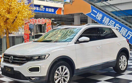 Volkswagen T-Roc I, 2022 год, 1 650 000 рублей, 1 фотография
