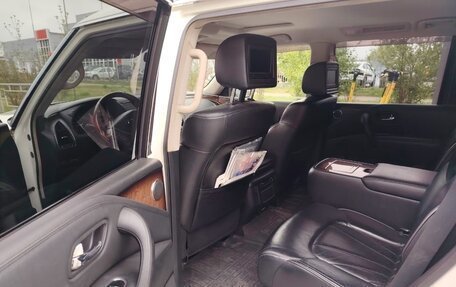 Infiniti QX56, 2010 год, 2 100 000 рублей, 19 фотография
