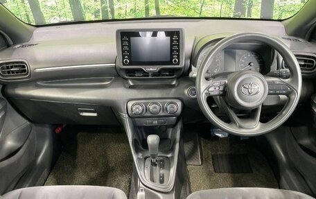 Toyota Yaris, 2021 год, 900 000 рублей, 7 фотография