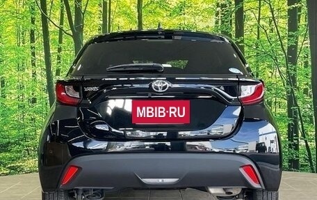Toyota Yaris, 2021 год, 900 000 рублей, 4 фотография