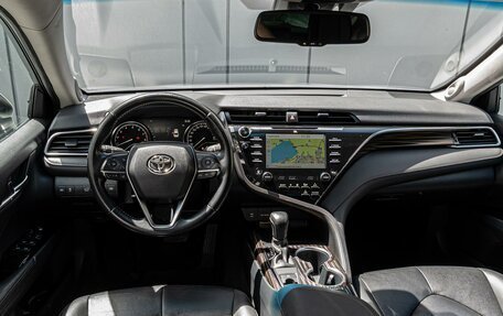 Toyota Camry, 2021 год, 3 490 000 рублей, 6 фотография