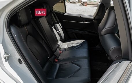 Toyota Camry, 2021 год, 3 490 000 рублей, 7 фотография