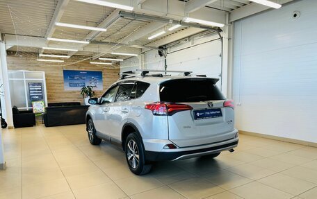 Toyota RAV4, 2017 год, 2 599 999 рублей, 4 фотография