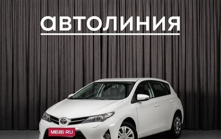 Toyota Auris II, 2013 год, 1 070 000 рублей, 2 фотография