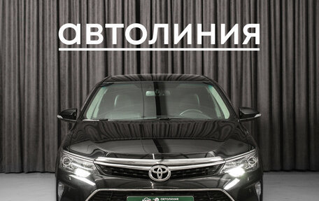 Toyota Camry, 2017 год, 2 050 000 рублей, 2 фотография