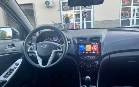 Hyundai Solaris II рестайлинг, 2012 год, 550 000 рублей, 5 фотография