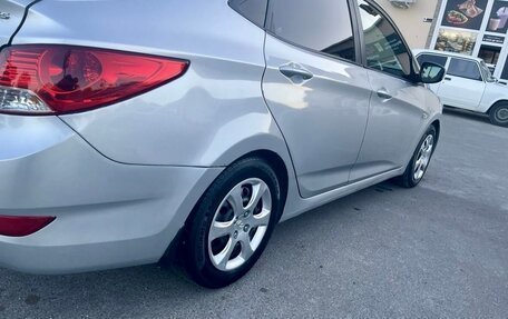 Hyundai Solaris II рестайлинг, 2012 год, 550 000 рублей, 3 фотография