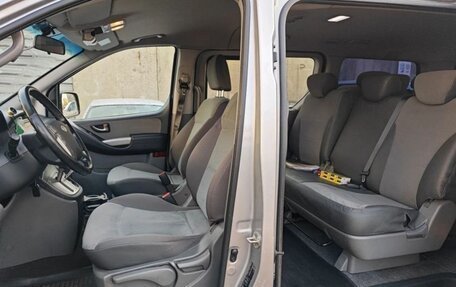 Hyundai H-1 II рестайлинг, 2014 год, 1 900 000 рублей, 4 фотография