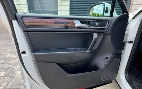 Volkswagen Touareg III, 2016 год, 2 790 000 рублей, 9 фотография