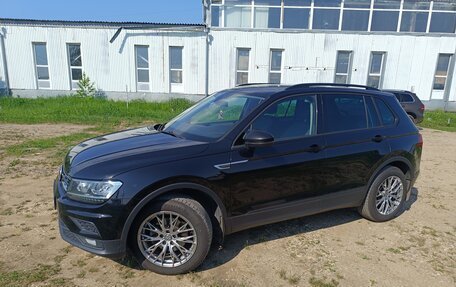 Volkswagen Tiguan II, 2019 год, 2 350 000 рублей, 2 фотография