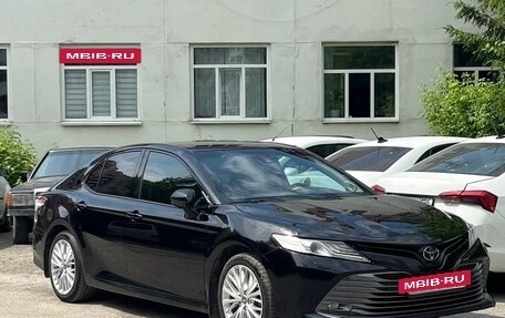 Toyota Camry, 2020 год, 2 700 000 рублей, 2 фотография