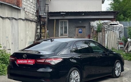 Toyota Camry, 2020 год, 2 700 000 рублей, 4 фотография