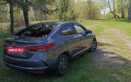 Hyundai Solaris II рестайлинг, 2021 год, 1 639 000 рублей, 3 фотография