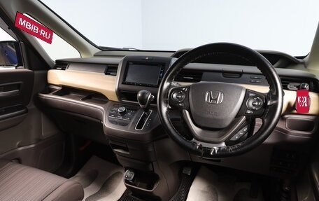 Honda Freed II, 2018 год, 1 699 000 рублей, 10 фотография