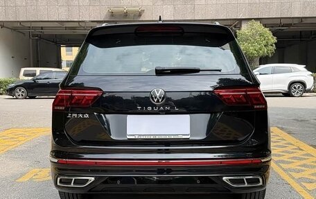 Volkswagen Tiguan II, 2022 год, 1 780 000 рублей, 3 фотография