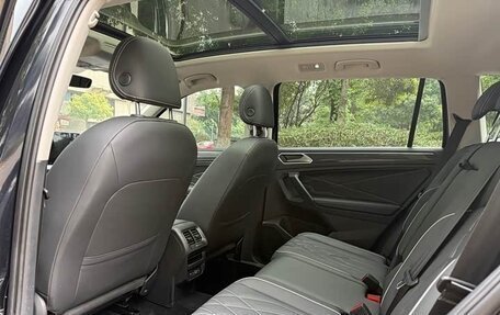 Volkswagen Tiguan II, 2022 год, 1 780 000 рублей, 9 фотография
