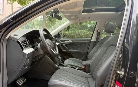 Volkswagen Tiguan II, 2022 год, 1 780 000 рублей, 5 фотография