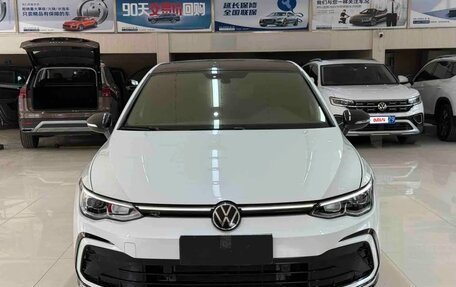 Volkswagen Golf VIII, 2023 год, 1 890 000 рублей, 2 фотография