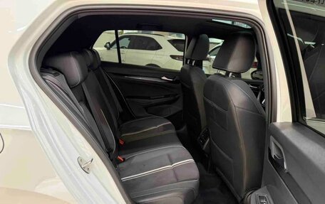 Volkswagen Golf VIII, 2023 год, 1 890 000 рублей, 19 фотография