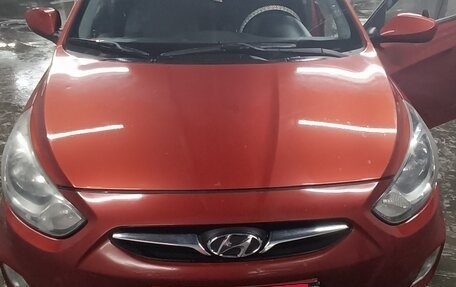 Hyundai Solaris II рестайлинг, 2011 год, 830 000 рублей, 1 фотография