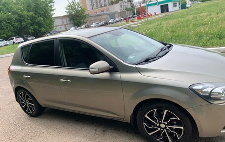 KIA cee'd I рестайлинг, 2010 год, 590 000 рублей, 2 фотография