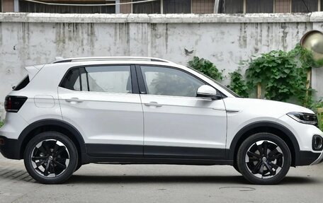 Volkswagen T-Cross I, 2022 год, 1 582 000 рублей, 7 фотография