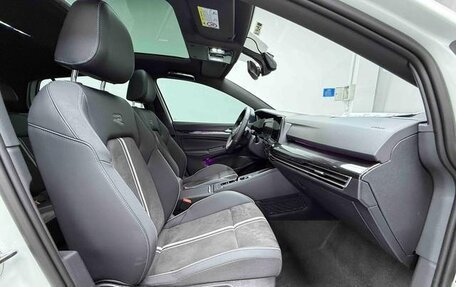 Volkswagen Golf VIII, 2022 год, 1 590 000 рублей, 11 фотография