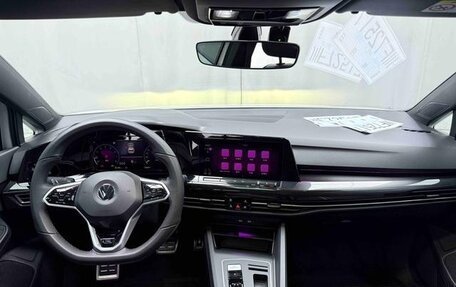 Volkswagen Golf VIII, 2022 год, 1 590 000 рублей, 13 фотография